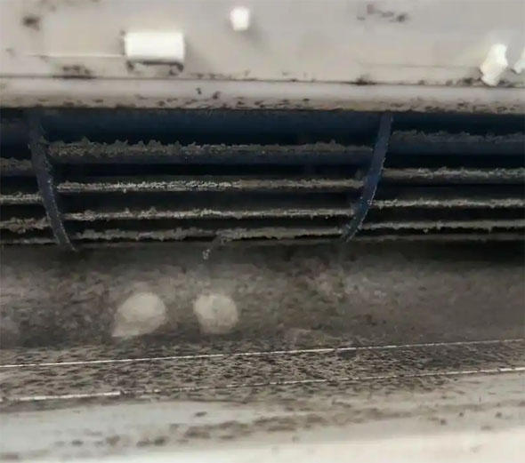 贾汪空调吹的风有股烧焦味是怎么回事